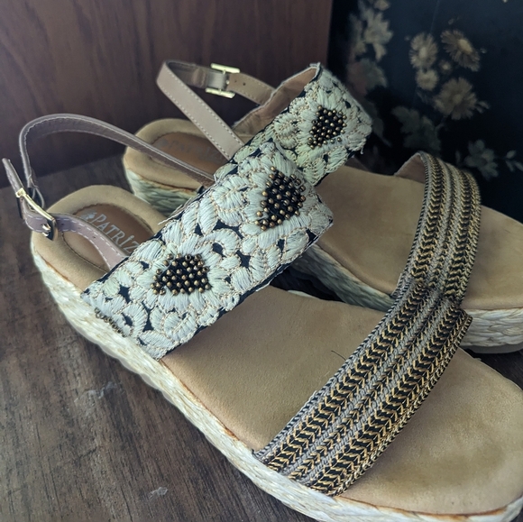 Patrizia by Spring Step Floral Stitched Wedge Heel Beaded Embellishments Size 8 - Picture 7 of 8